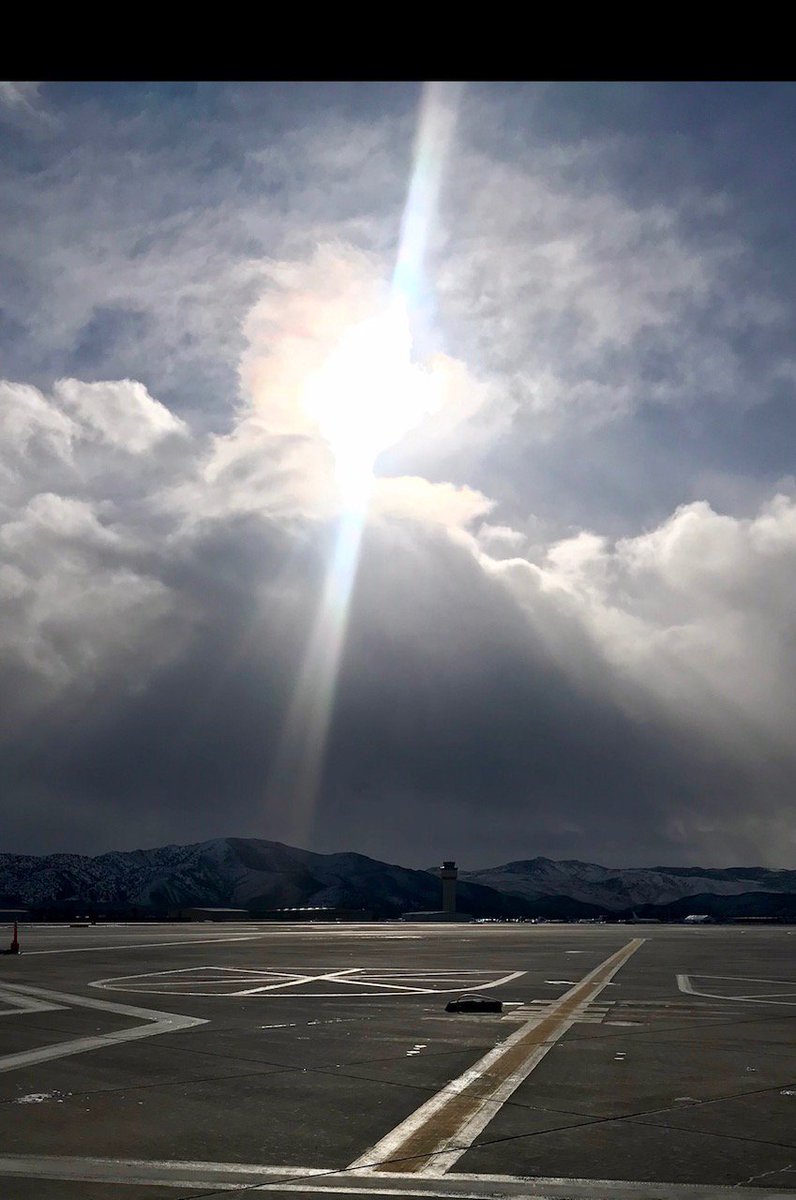 RenoAirport's tweet photo. Happy Monday.  Which pic would you choose for our #EmployeePhotoContest?  Just pick your fav by "liking it". https://t.co/DJhYimOzvV