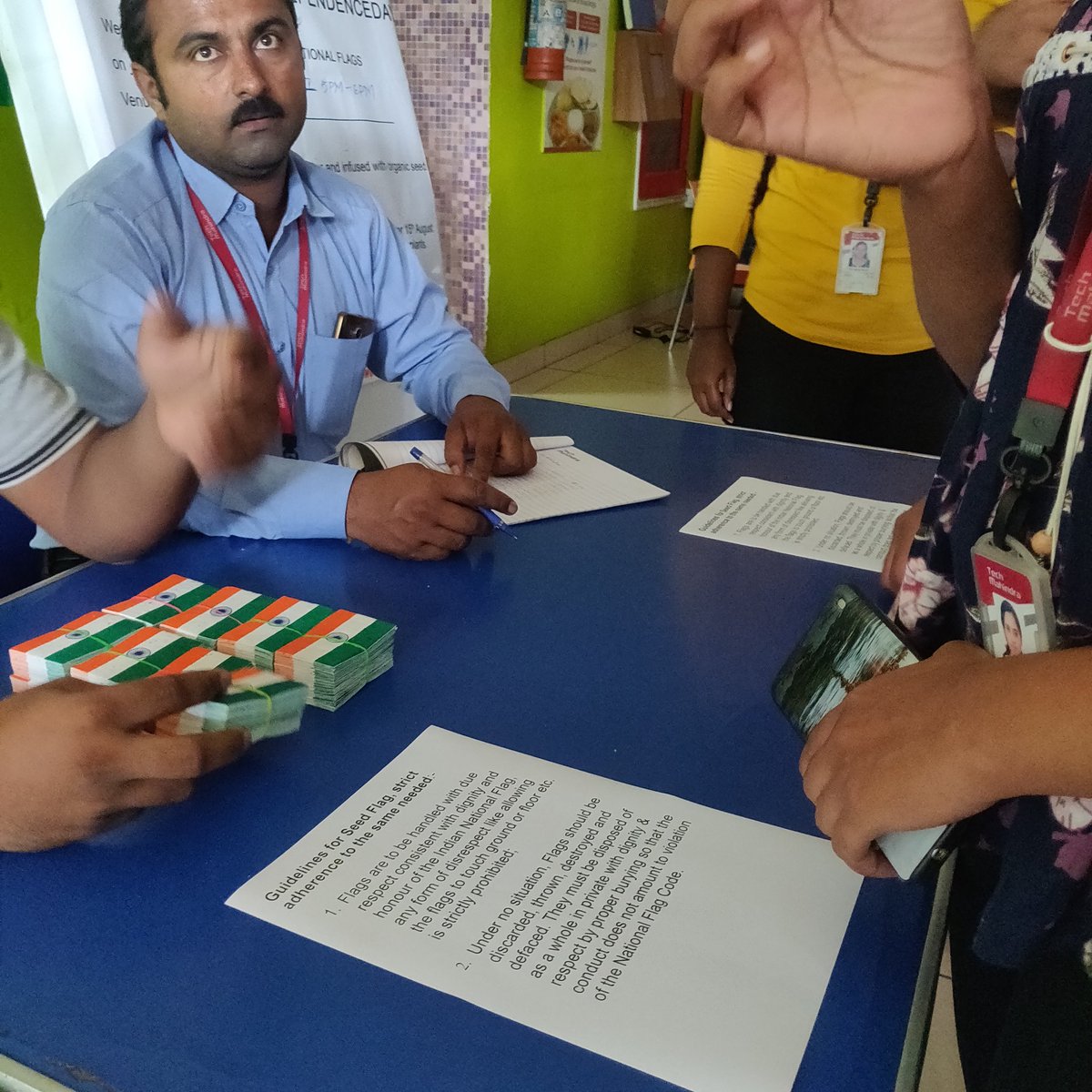 ThisIs_Rishab's tweet image. #GreenDePendenceDay as we say it this time! 
The idea of abandoning #PlasticFlags and with the #DontBePlastic Campaign in @tech_mahindra 
This time, we distributed #SeedFlags all across our campuses in India with the concept of #DontThrowMeGrowMe
#Green
@kalpanadivadkar
@JoshPune