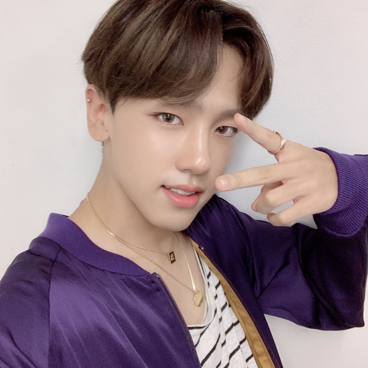 Cali1team's tweet photo. [#1TEAM #루빈 #RUBIN] ¡Los miembros de nuestro equipo! ¡Hacia un calor excepcional este verano, y estaba tan feliz de animarme y amarme hasta el final de mi segundo álbum!
 El tercer álbum volverá pronto con un aspecto más agradable, ¡así que te amaré mucho en el futuro! https://t.co/lgBlPoocgq