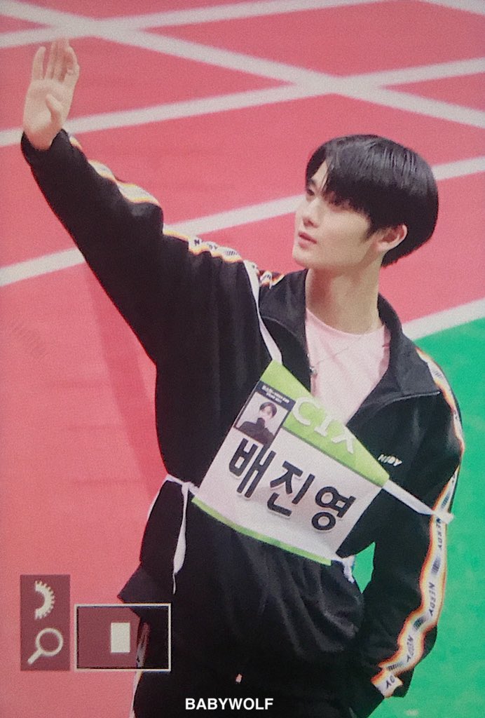 babywolf_0510's tweet photo. 🐺190812 아육대
#배진영 #BAEJINYOUNG #CIX 
우리 CIX센터배배 수고했엉❤️👶🏻 https://t.co/U7amJ1uGWL