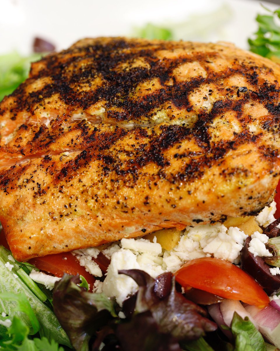 winediveks's tweet photo. Our grilled Wild Sockeye Salmon is ready to be added to your favorite salad! https://t.co/pu10QKydhJ