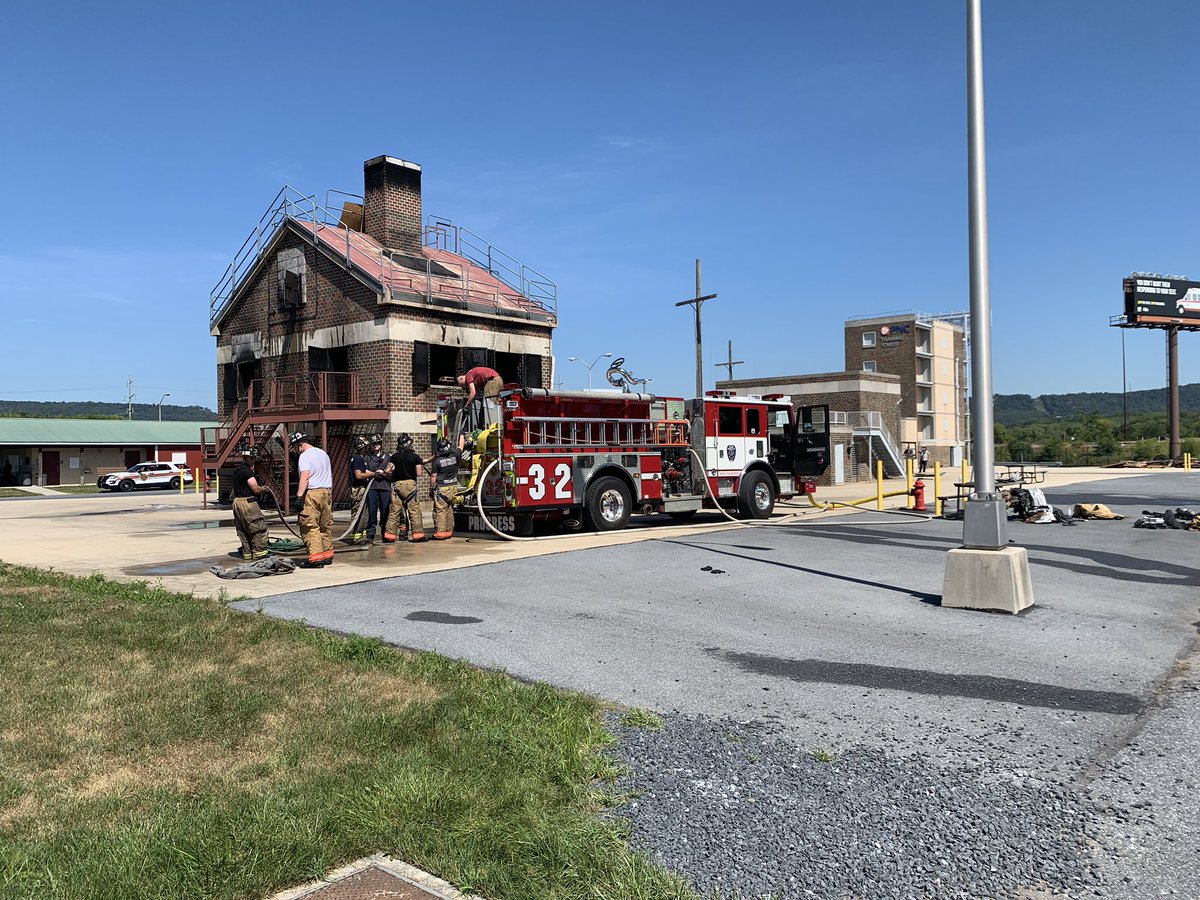 ProgressFire32's tweet image. Lines, lines, and more lines! RUNNING lines all week! Live-In Academy 2019 #LIA19 #Progressfire @PierceMfg