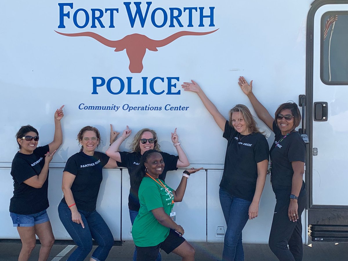 mrsksjourney's tweet photo. Thank you @fortworthpd for your service #chickclick @HESPanthers @DrRDubKellerISD #kisdpantherpride #celebrateKISD https://t.co/XcWwfKmZit