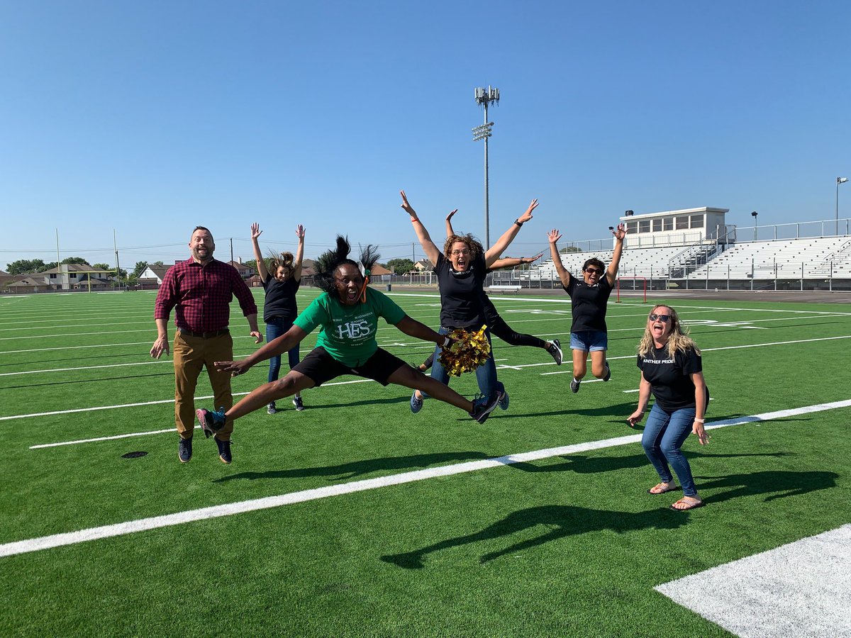 mrsksjourney's tweet photo. Jumping with joy for a new school year #chickclick @HESPanthers @DrRDubKellerISD #kisdpantherpride #celebrateKISD https://t.co/Ay9wH4bPLe