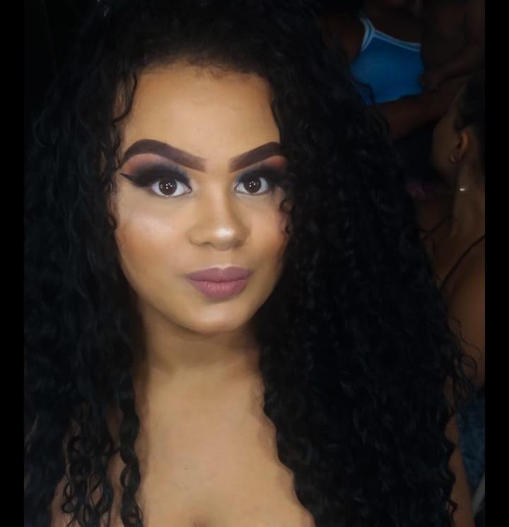 CarolinyOlive16's tweet photo. Quando a cliente ajuda com a beleza é tudo😍
Marque já o seu horário 📲991134357
#makeBapho💄
#makeupporamor💋 https://t.co/bogfVXYEdE