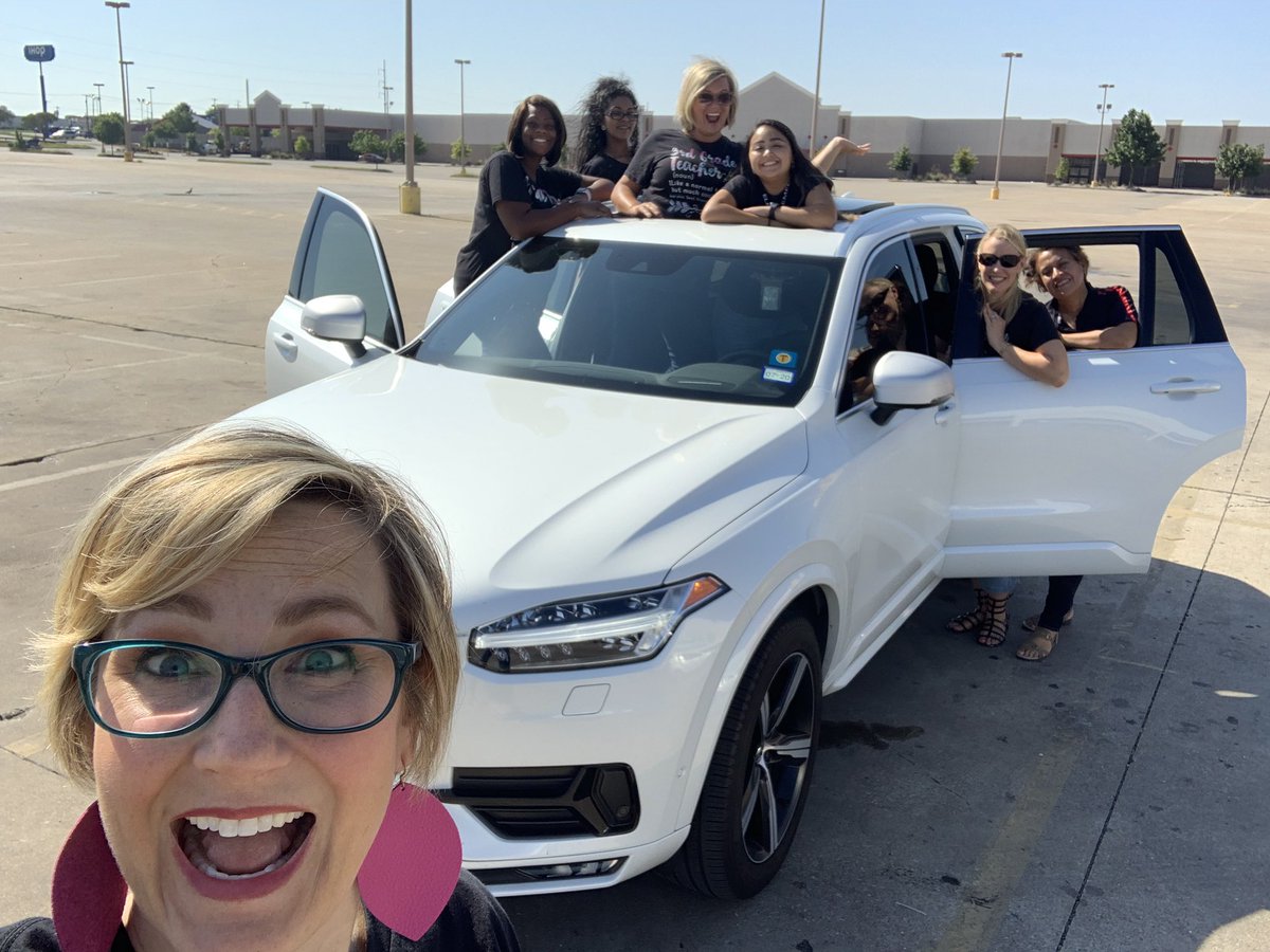 MeganHuchingson's tweet photo. On our way to make a #baddaygood @farinefalcons https://t.co/p5sIscfK6D