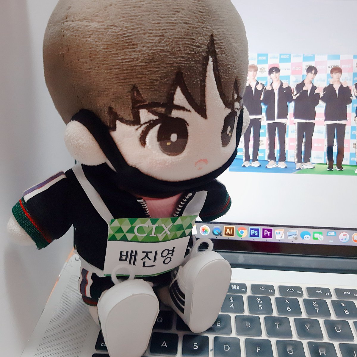 teamb510's tweet photo. 🌱 190812
신발!!!! 
#쪼꼬딥 #배진영인형 
-
#씨아이엑스 #CIX #배진영 #안녕낯선사람 #HelloStranger https://t.co/OFrBdbnU4r