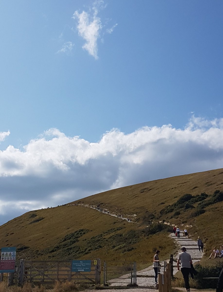 plumb_pud's tweet photo. Getting in some hill training for my upcoming trek. The views from the top were totally worth the climb up the hill, although my legs may not agree tomorrow lol. #Dorset #trektraining @CoppaFeelPeople https://t.co/pk24GiH12E