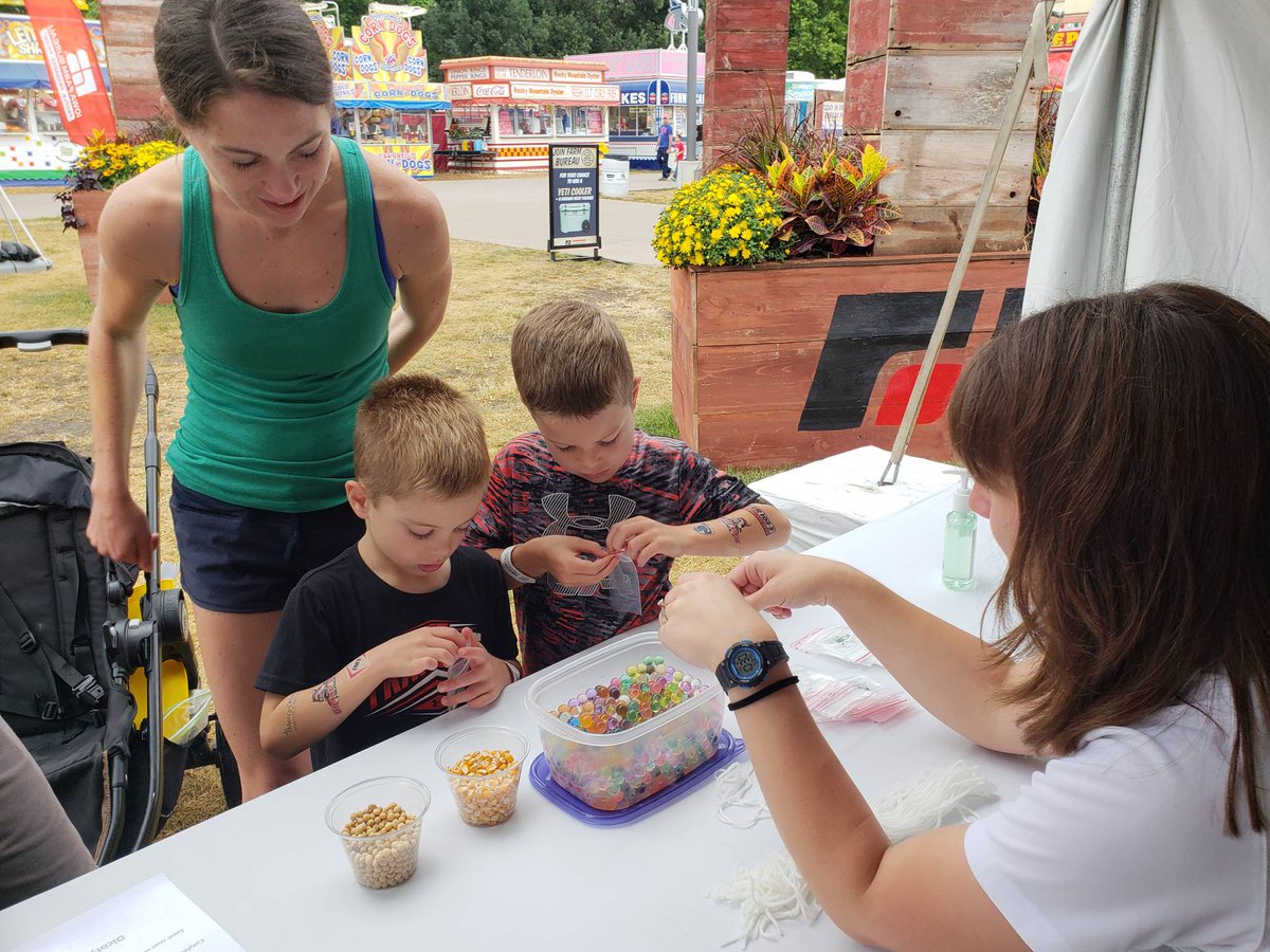 IowaAgLiteracy's tweet photo. We are at the state fair today. Stop by Farm Bureau Park to make a science experiment you can wear! We'll be here until 4:30. #FairFavorites #NothingCompairs https://t.co/R5azq3rkwc