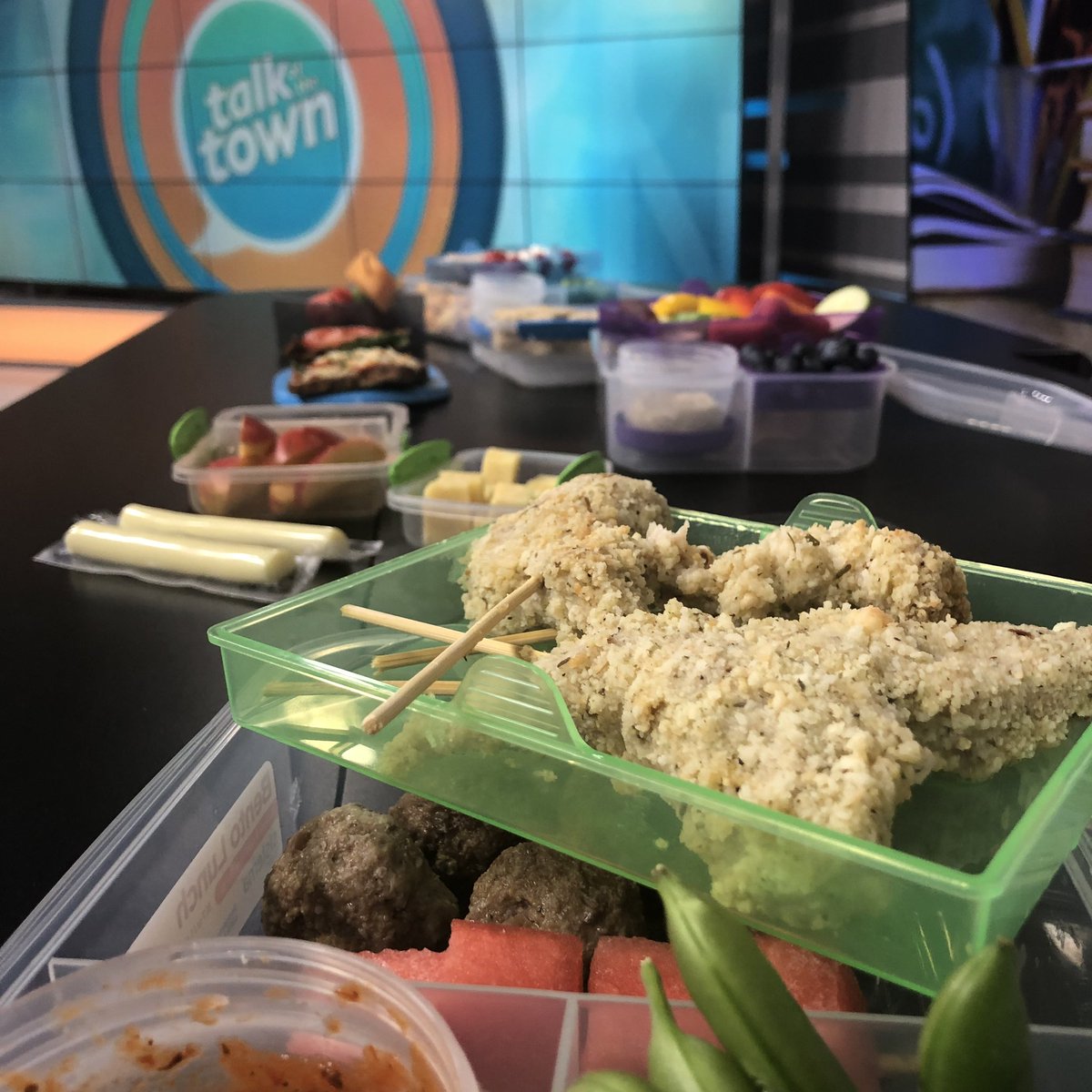 Heathy school lunch ideas your kids will actually eat - from wellness expert Lori Zabka!