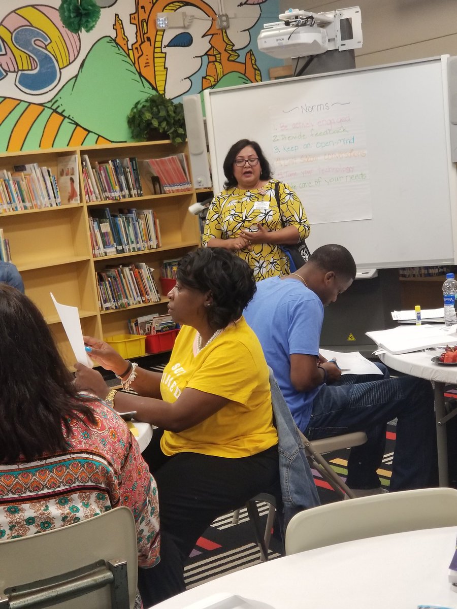 TanMiBlack's tweet photo. SSO Julia Elizonda stopped by to Welcome @IsaacsES_HISD back to School!! #TheIsaacsWay #MovingTheBus @HISDSupe @hisdnorth @lajaka2003 @TehaniTrejo https://t.co/EcGcLVO9Ui