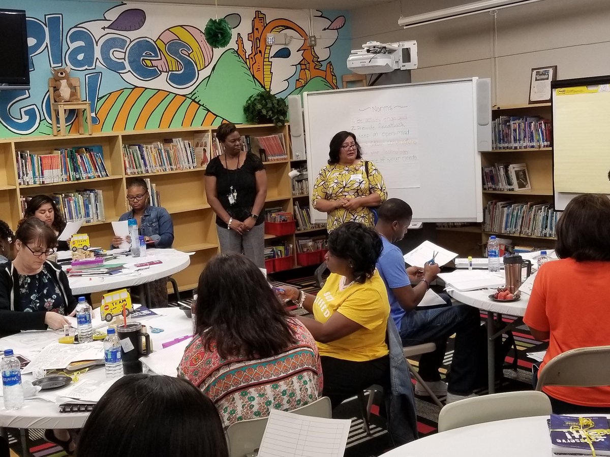 TanMiBlack's tweet photo. SSO Julia Elizonda stopped by to Welcome @IsaacsES_HISD back to School!! #TheIsaacsWay #MovingTheBus @HISDSupe @hisdnorth @lajaka2003 @TehaniTrejo https://t.co/EcGcLVO9Ui