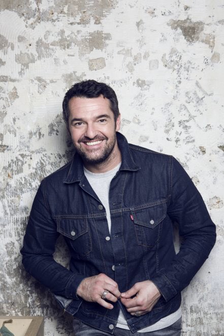 FestivalStMaur's tweet photo. Et le parrain? Mais qui est le parrain de cette année? C’est un comédien et humoriste, il est saint-maurien... c’est... c’est... @ArnaudDucret Nous sommes ravis qu’il puisse accompagner cette 16e édition du Festival! https://t.co/eiSYuOKvG1
