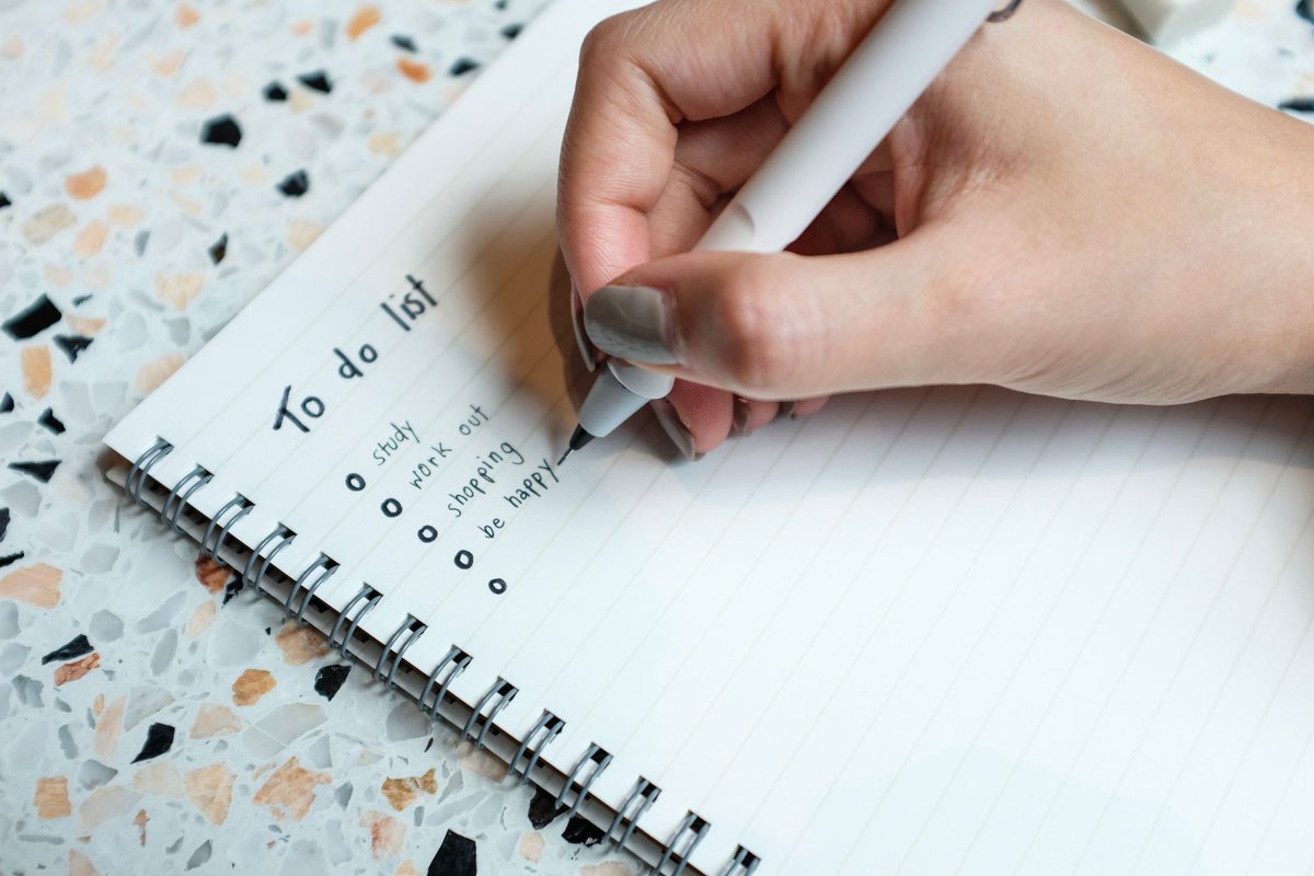 TomWardenAgent's tweet photo. Discover if a bullet journal is a good way to increase your productivity. #goals #selfhelp  https://t.co/GOLucTFCHW https://t.co/ls8V9ILITt