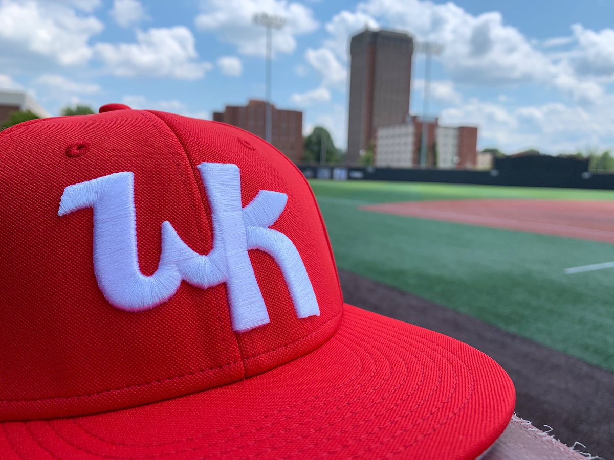 UNISWAG's tweet photo. Check the cap for @WKUBaseball 

#uniswag https://t.co/2kOkqcS38L