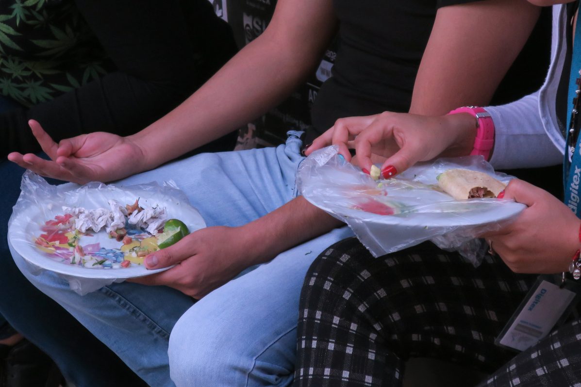 Alemania pasará factura a los fabricantes de material desechable efeverde.com/noticias/mater…

#Residuos
#Reciclaje
#Plástico