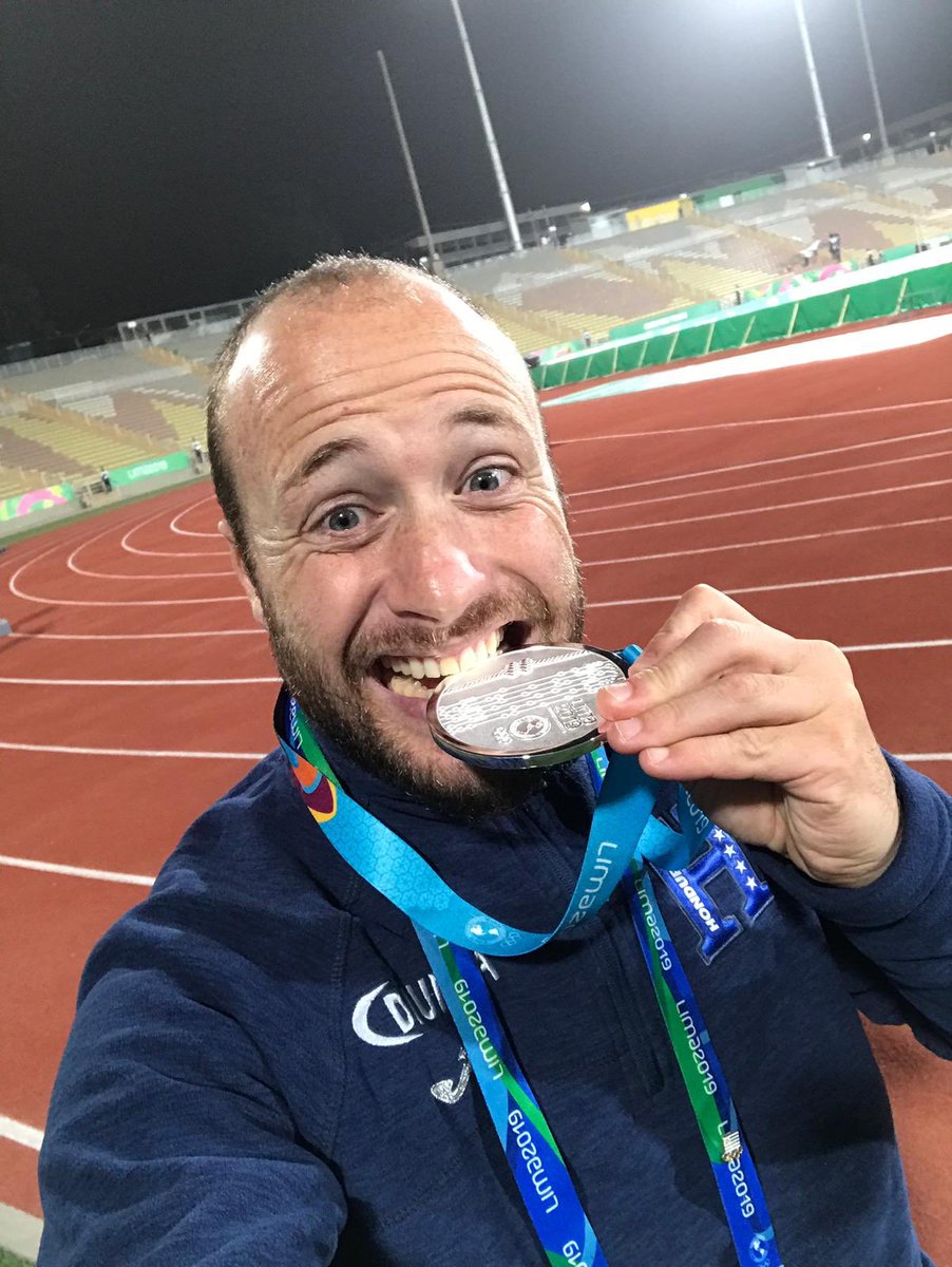 Gouptraining's tweet photo. Felicitaciones para uno d nuestros profes fundadores @urrutia38 x la obtención de su segunda medalla panamericana, en esta ocasión con la @fenafuthorg 🙌🥈⚽️ 🇭🇳🔝
@Lima2019Juegos 

#preparadorfisico #orgullo #panamericanos2019 #plata #futbol #honduras 
#bestrongerthanyourexcuses https://t.co/Hhaf0RS3Lp