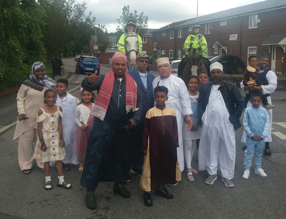 jpruffle's tweet photo. Fantastic support form our #GMPMountedUnit at both #caribbeanCarnival and #EidAdhaMubarak events this weekend.
Lots of engagement and interest in our wonderful horses 🐴 .. oh & the cops riding them obviously 🙄 https://t.co/hnGUxn2DWm