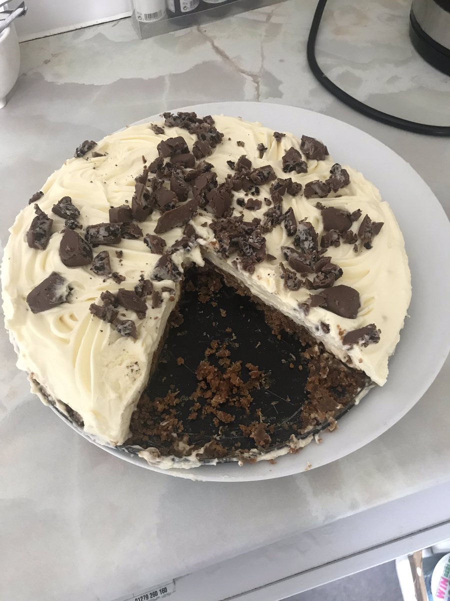 AshbourneBert's tweet photo. Rico made us all @AshInsServices  a cheesecake today, couldn’t resist a slice with my elevenses #MondayMotivaton https://t.co/jmTLrq1aBG