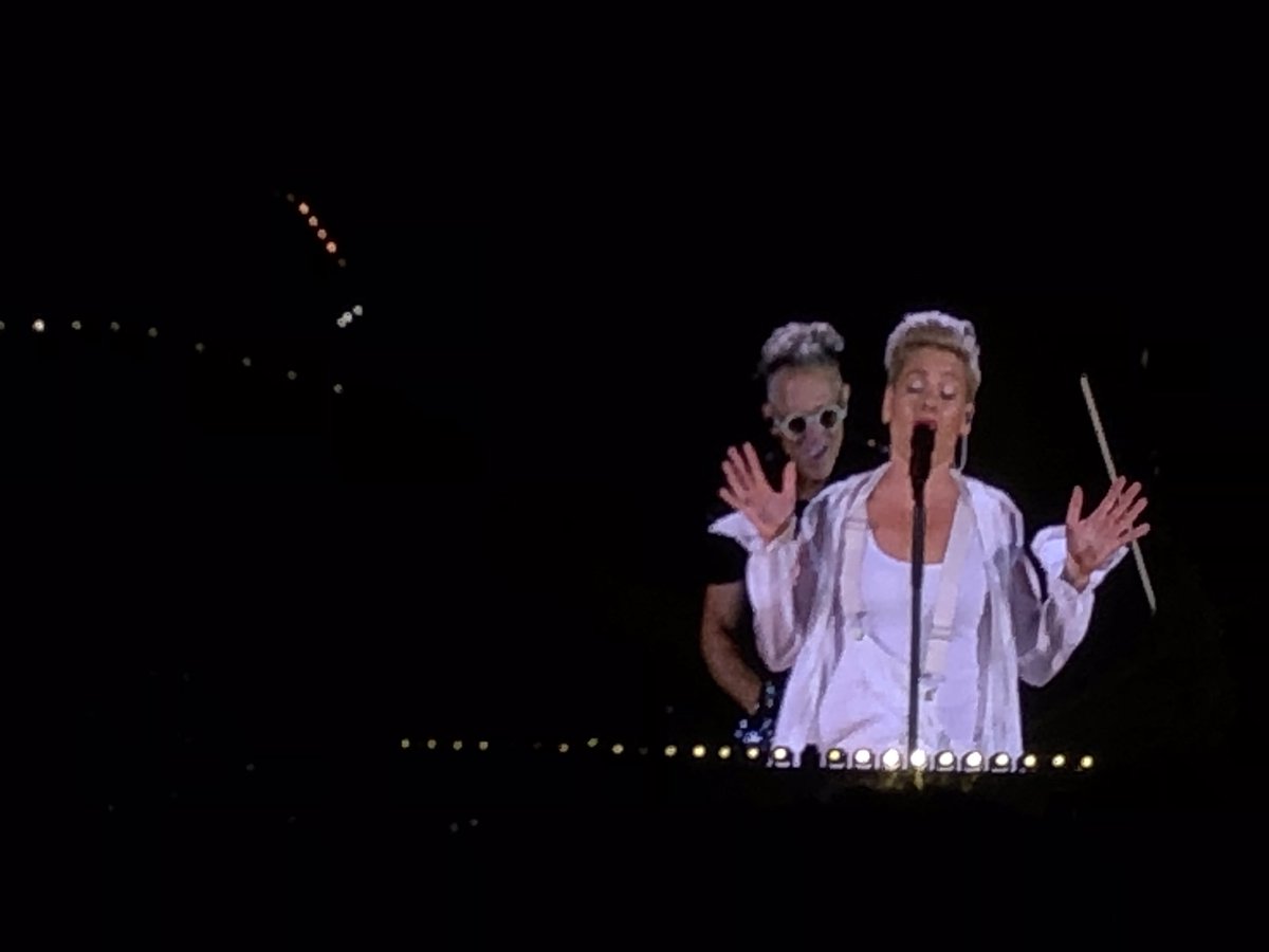 PennyHaw's tweet photo. So, ✅ @Pink at Malieveld was fabulous, including her bollemakiesie flight over the crowd like a rocking Tinkerbell and ✅ a scenic, acclimatising six km #flatrun - during which I only got a little wet. (It’s pouring now.) #Netherlands #running #europeansummer https://t.co/MeVgamPCXv