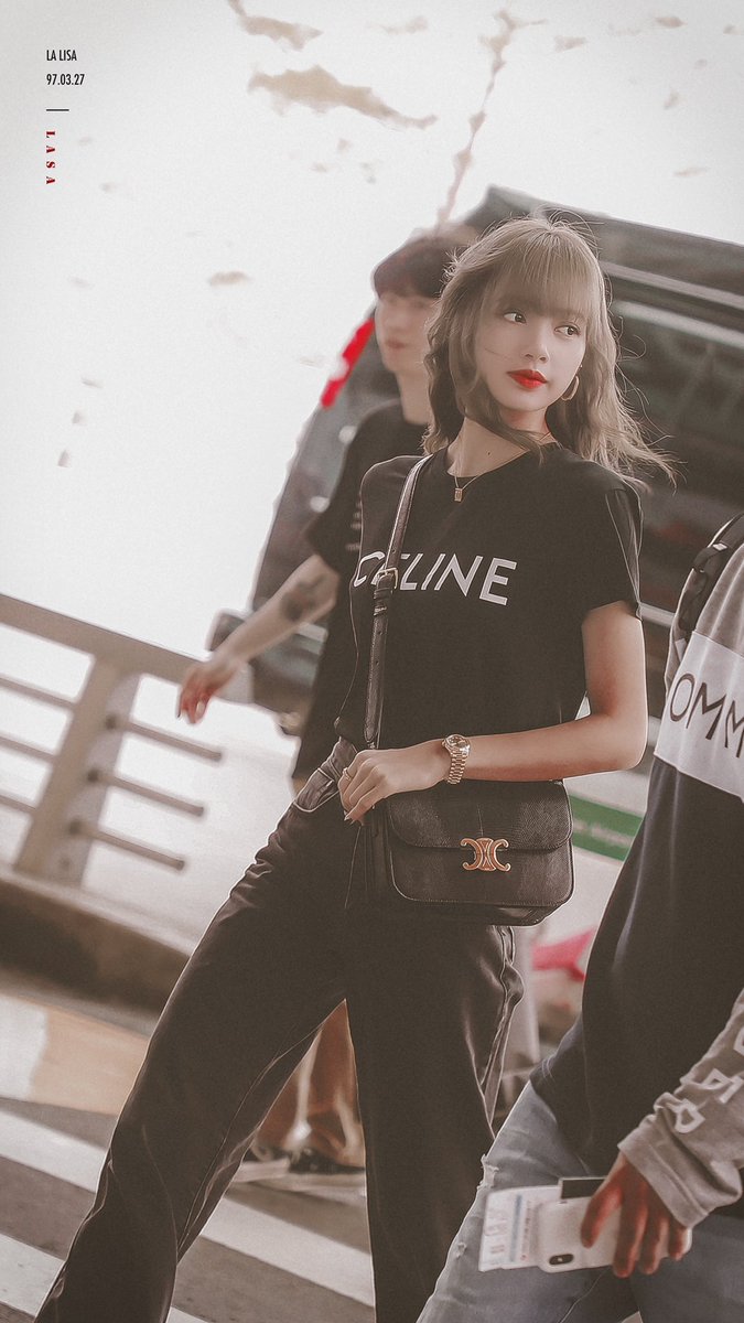 LASAforLISA's tweet photo. #블랙핑크 #BLACKPINK 
#리사 #LISA #リサ

190621 ICN🛫 https://t.co/ZjNWGiGTQJ