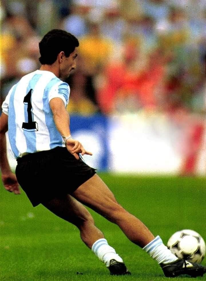 FOTOS HISTORICAS O CHULAS  DE FUTBOL - Página 11 EBxDV79XoAEuon2?format=jpg&name=medium