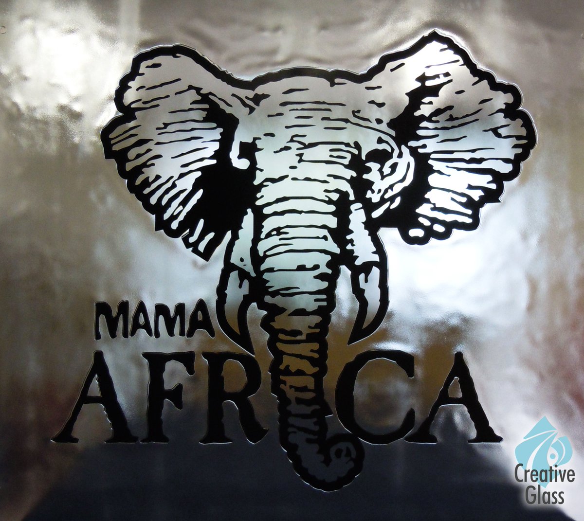 creative_glass1's tweet photo. Happy #WorldElephantDay everyone! 🐘 Taking us back to this wonderful design we did! https://t.co/eFeuumJQ8r