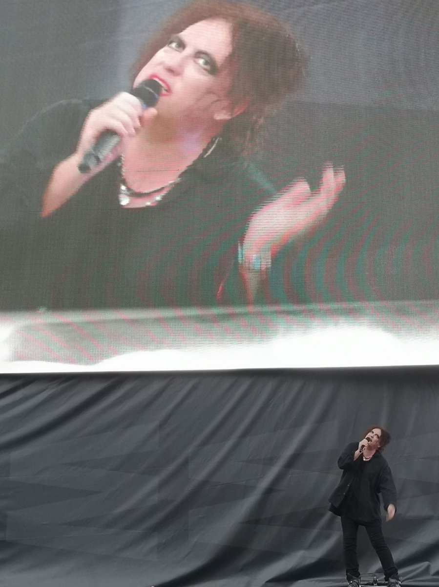 deano_42's tweet photo. Gig #117 the band I have been wanting to see for years, the amazing @thecure, which were the highlight of @flowfestival #Flow19 🤘🙌 #Deangigs2019 #supportlocalmusic https://t.co/pEJ1Vjl74q