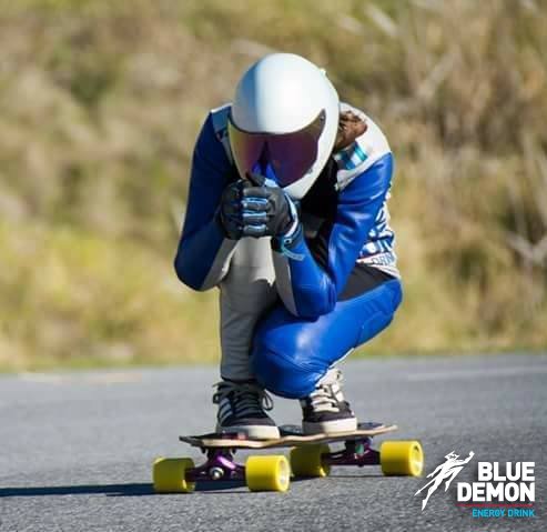 bluedemonar's tweet photo. El #Longboard más #extremo de #Argentina de la mano de #MaguiNielsen. https://t.co/OyaEU3qE8V