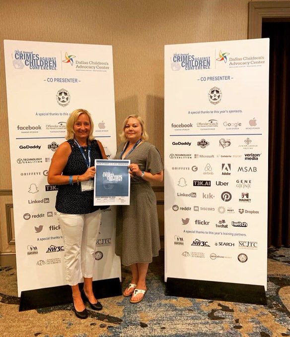 pelastakaalapse's tweet image. Pelastakaa Lasten Nettivihje-asiantuntijat @NinaVaaranen ja @HannaLeenaLait1 osallistuvat tällä viikolla Crimes Against Children -konferenssiin Dallasissa. Kyseessä on maailman suurin lapsiin kohdistuvia seksuaalirikoksia käsittelevä tapahtuma.

#CACC #againstCSAM @Nettivihje