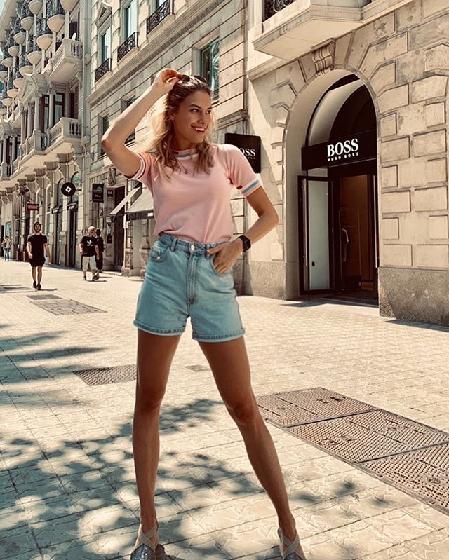 cubic_original's tweet photo. @saskiatopp wearing Cubic pink top 🤗⠀
More in our website 👉https://t.co/AymwPpei38

#pinktop #pinksummerknittedtop #summervives
#cubicstyle #cubicoriginal https://t.co/hzFsNs8nEj