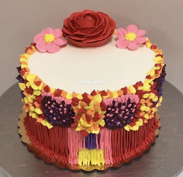 dragcakes's tweet photo. Inspired by Yvie Oddly’s “Farm To Runway” look from @RuPaulsDragRace Season 11. @OddlyYvie #dragcake #dragrace #rpdr11 #yvieoddly #denver #dragqueen #cake #rupaulsdragrace https://t.co/rEWEeidkhZ