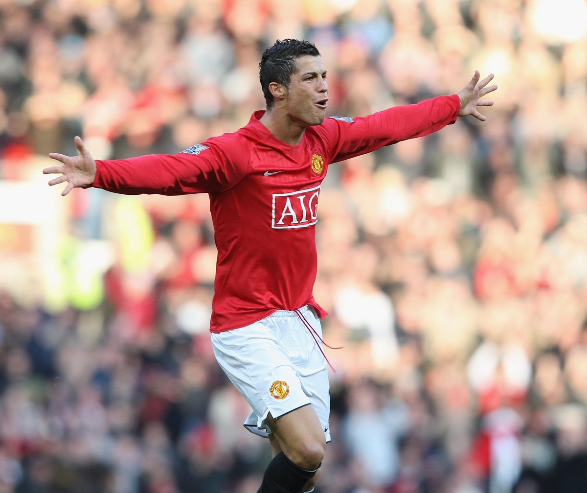 premierleague's tweet photo. 👕 196 #PL appearances
⚽️ 84 goals
🤝 34 assists
🏆 3 Premier League titles

#OnThisDay in 2003, @Cristiano Ronaldo signed for @ManUtd... https://t.co/nVvEhpuYrP