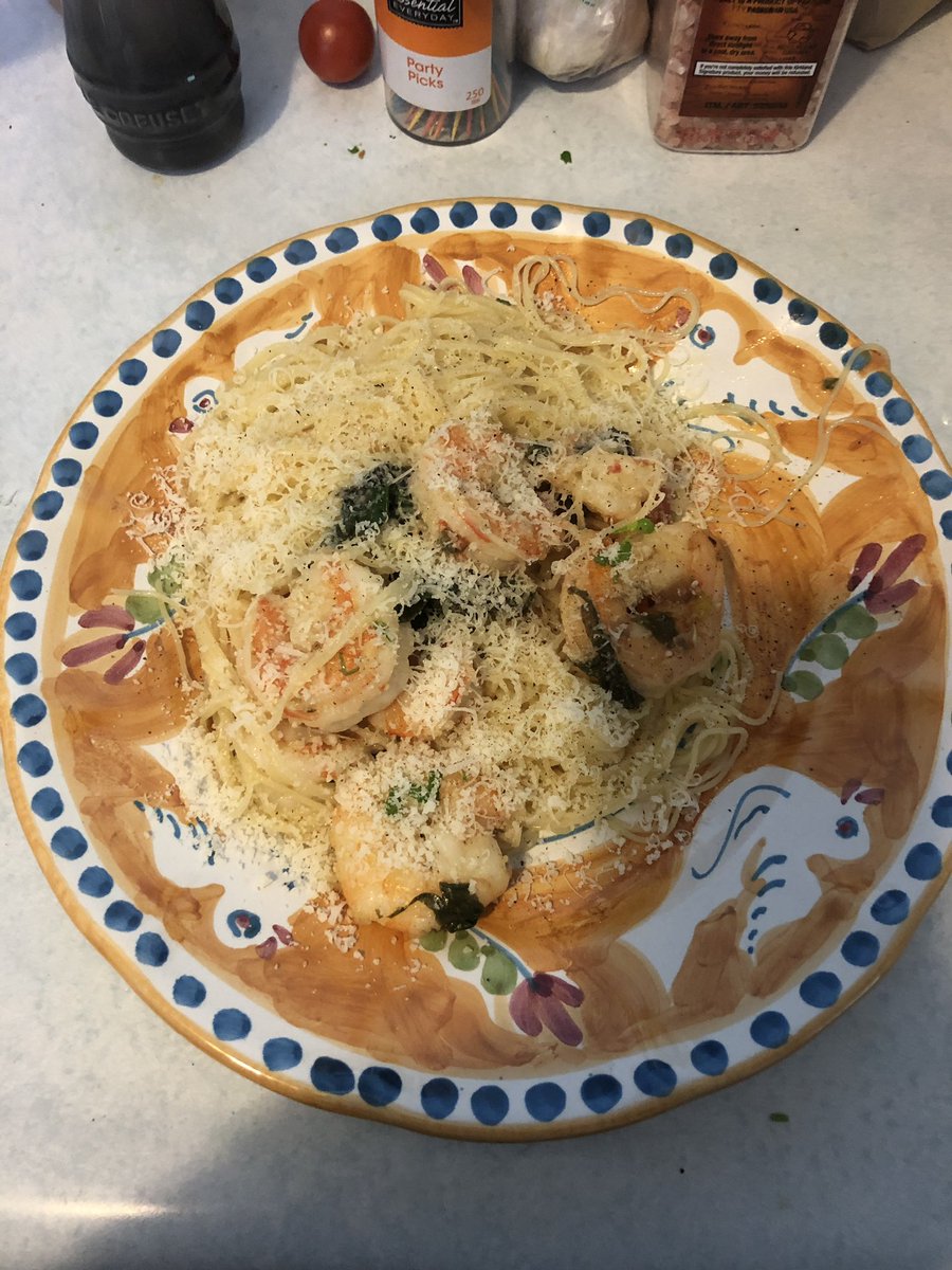 roseb628's tweet photo. Dear @conantnyc
I fear that every time someone puts cheese on fish/seafood, your soul dies a little. 😞
My ? tho: what about when the fish is combined with a pasta???? I HAD to add cheese! #sorrynotsorry #solimene #vietri #laterrine
@gabbonesso https://t.co/a3wydobaix