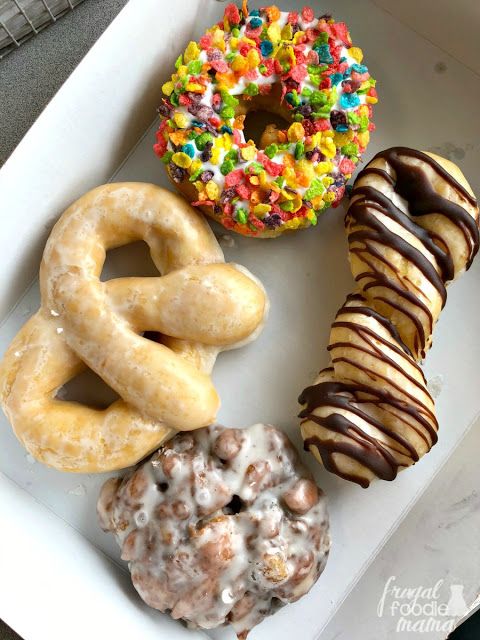 frugalfoodiemom's tweet photo. Located just north of Cincinnati, the Butler County #DonutTrail is a donut lover's dream come true! This is the ultimate how-to guide to conquering this countywide #culinarytrail >> https://t.co/NwClpKzRUm #donutlovers @GetToTheBC #ohiotravel https://t.co/ytn8Rhs3WO