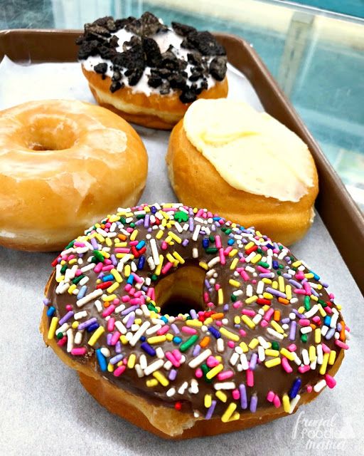 frugalfoodiemom's tweet photo. Located just north of Cincinnati, the Butler County #DonutTrail is a donut lover's dream come true! This is the ultimate how-to guide to conquering this countywide #culinarytrail >> https://t.co/NwClpKzRUm #donutlovers @GetToTheBC #ohiotravel https://t.co/ytn8Rhs3WO