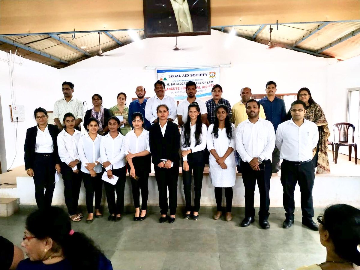 vmscollegeoflaw's tweet photo. Women in large numbers pour in on a pouring evening to the legal awareness program by #CalanguteFreeLegalAidCell, #vmscl . Welfare&entrepreneur schemes detailed by officers from EDC, Women&ChildDevelopment, NREM. RDMinisterLobo promises WomenEntreprenuershipBaazar in Calangute https://t.co/UUwiCXwBME