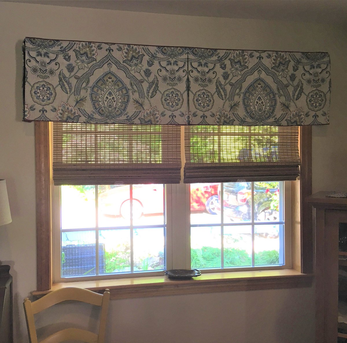 TSDinteriors's tweet photo. Just enough color to brighten up this lake house cabin!  #tsdinteriors, #maxwellfabrics, #lakelife #wolfeboro #nhinteriors #newenglandinteriors, #windowcoverings https://t.co/yB70q0hy4u