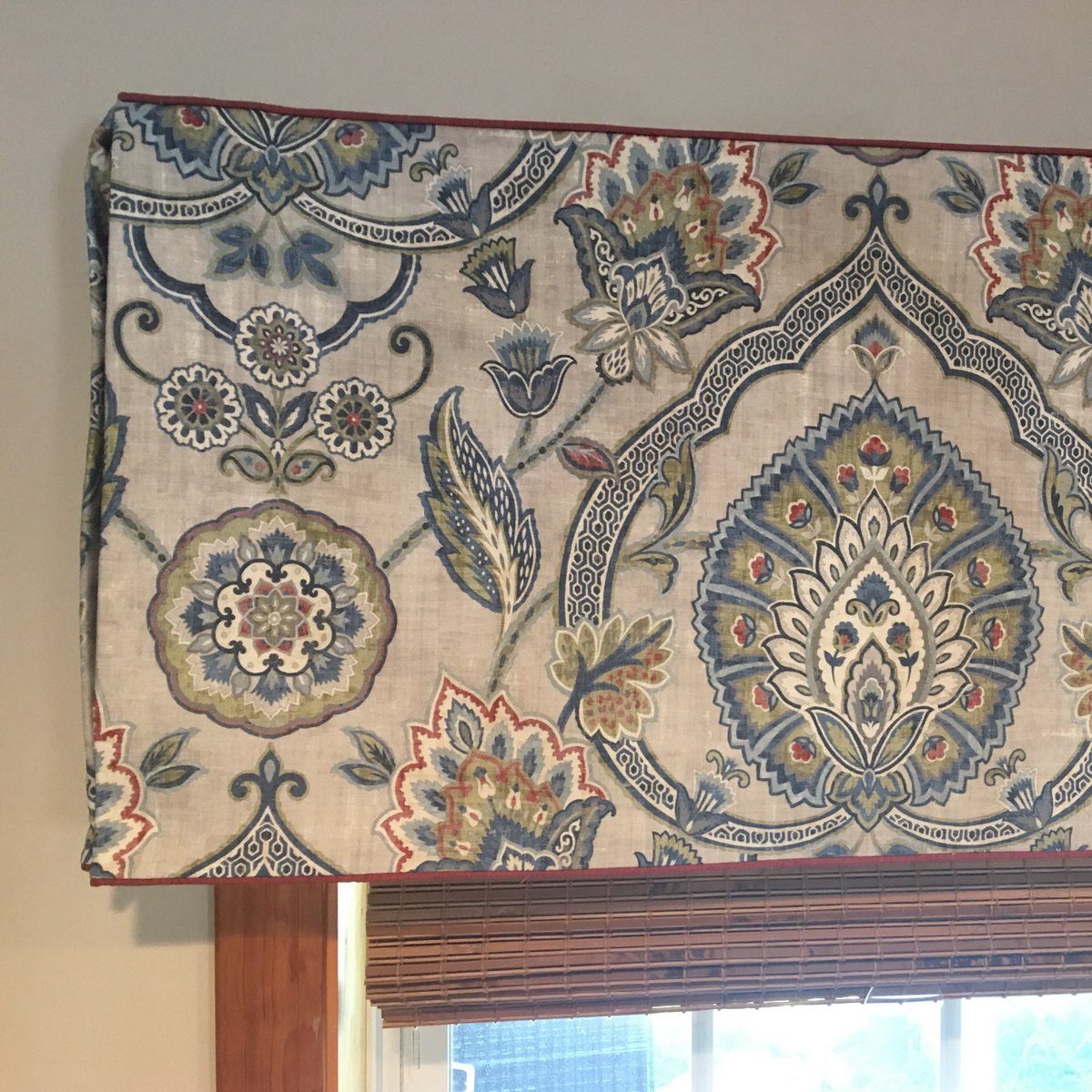 TSDinteriors's tweet photo. Just enough color to brighten up this lake house cabin!  #tsdinteriors, #maxwellfabrics, #lakelife #wolfeboro #nhinteriors #newenglandinteriors, #windowcoverings https://t.co/yB70q0hy4u