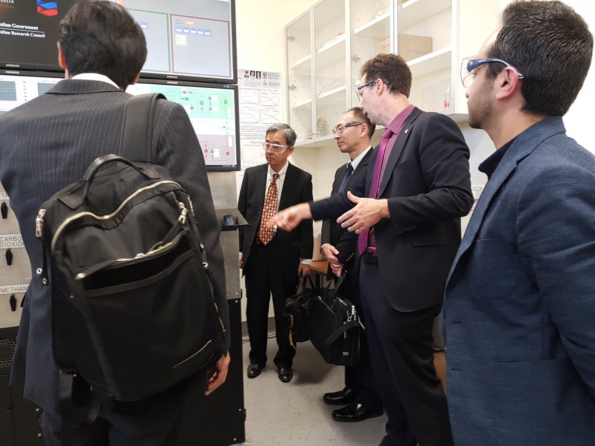 ericfmay's tweet photo. Mitsubishi Heavy Industries CTO Dr Nakayama visits @aclngf Global collaboration into safe, green refrigerants with low GWPs @UWAresearch https://t.co/Fy68lnutfK