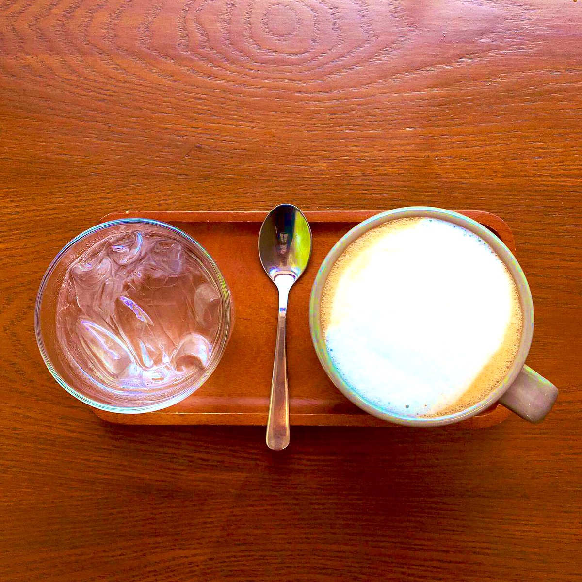 couple_dimple's tweet photo. ☕️ Filter-drip 90 THB 
เราเลือกเป็นเมล็ดกาแฟจาก Ethiopia (+20THB)
เป็นกาแฟในโทน Fruity aftertaste ดี
🥛ชานมร้อน 55 THB 
ชารสชาติไม่จาง หอมนมกลมกล่อม
🥤โกโก้เย็น 65 THB 
แก้วนี้ถ่ายรูปสวย แถมรสชาติเข้มข้น ไม่หวานมาก
🥐แฮมชีสครัวซองต์ 85 THB 
ตัวครัวซองต์หอมกรอบ ชีสและแฮมให้มาเน้นๆ https://t.co/qKGyIb7gcC
