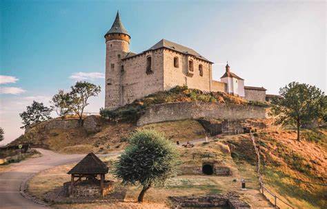 KasteelVrouwtje's tweet photo. Czech Kunětická hora Castle
🏰 
Hrad Kunětická hora, 533 52 Staré Hradiště https://t.co/86TzrWtx9X
