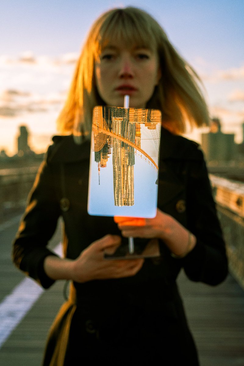 elton_cuisines's tweet photo. Avec la série « #NEWYORKOPHILIA », la #photographe Russe Elizaveta Porodina confirme son #talent pour les mises en scène stupéfiantes. On adore la #légèreté de ses photos !
https://t.co/Lc7pGO85R1
#Photography #MoodBooster #TouchOfART https://t.co/u4QTDjfvaI