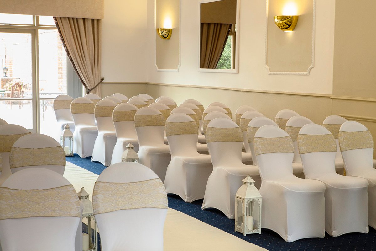 💐 Plan your 2020 #wedding at The Parkmore Hotel!

📜 Make an appointment with our wedding planner and start #planning your wedding a year in advance, ensuring no #details are forgotten about ahead of your big day.

💻 For more information, visit: parkmorehotel.co.uk/weddings/?fbcl…