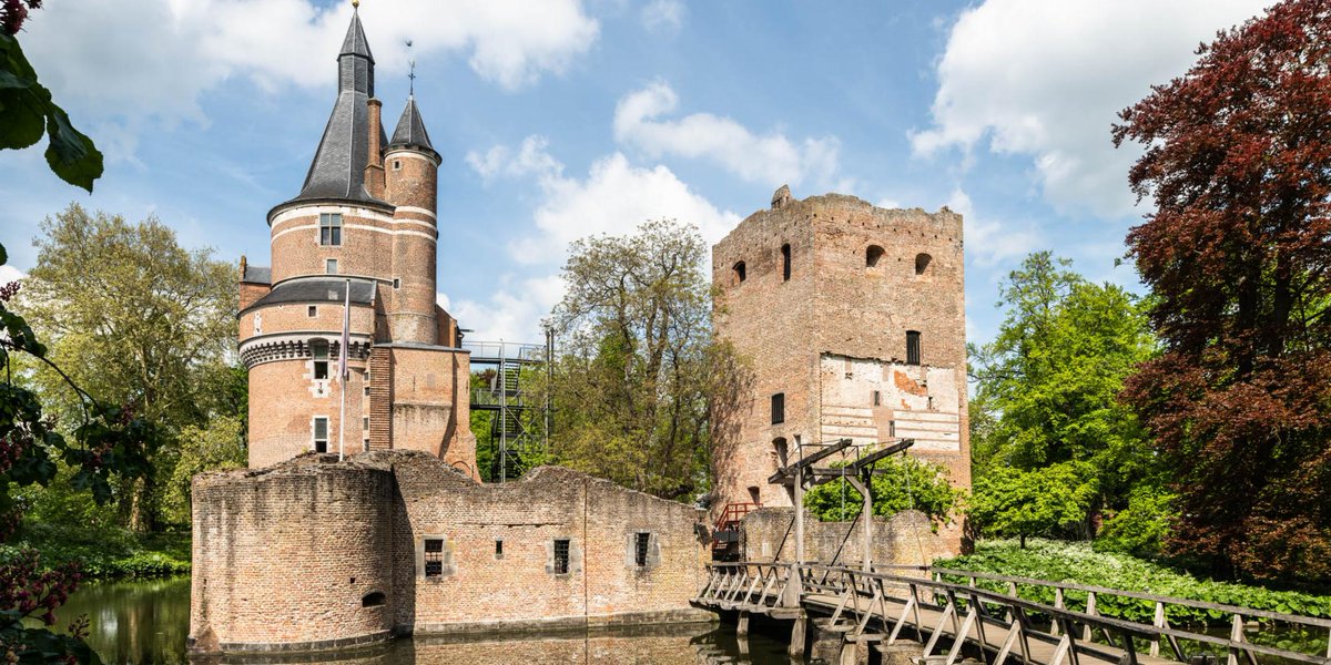 Duurstede's tweet photo. Zondag 25 augustus open huis voor toekomstige bruidsparen! Vormen middeleeuwse kasteeltorens, een historische ophaalbrug en een sprookjesachtige binnenplaats straks hét decor voor jullie bruiloft? https://t.co/e1iZ1sN3ta https://t.co/rFhlqsmY2t