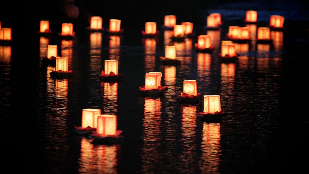 JapanReference's tweet image. The Bon (盆) or Obon (お盆) Festival, also known as Urabon (盂蘭盆), is a Buddhist observance to honour the spirits of ancestors. 

jref.com/articles/obon-…