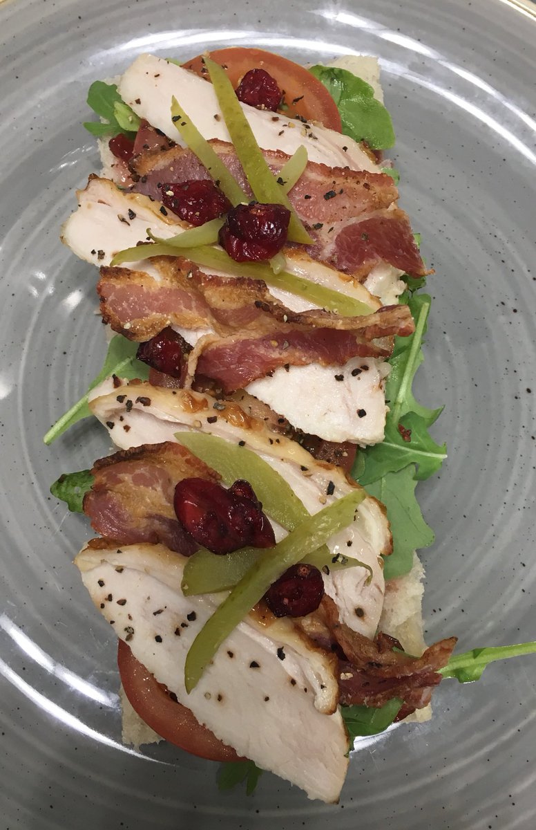 Kimburford74's tweet photo. Trying a few new lunch ideas today #modernrecipe style 👩🍳👨🍳 these tasted amazing😍!!! @Markcheethamso1 @KarlGriffiths14 @timstevens81 #culinarytreats #qualityoflife #lunchtimetreats #healthyeating #workplacedining #CustomerExperience #delicious https://t.co/d5AT8Bshq5