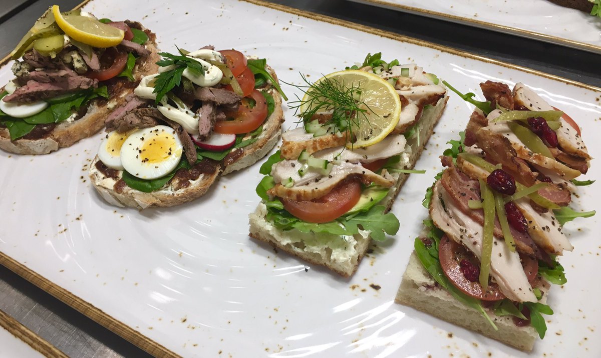 Kimburford74's tweet photo. Trying a few new lunch ideas today #modernrecipe style 👩🍳👨🍳 these tasted amazing😍!!! @Markcheethamso1 @KarlGriffiths14 @timstevens81 #culinarytreats #qualityoflife #lunchtimetreats #healthyeating #workplacedining #CustomerExperience #delicious https://t.co/d5AT8Bshq5