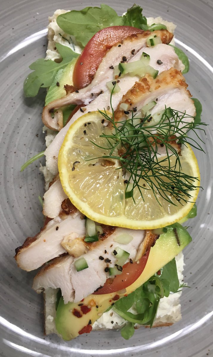 Kimburford74's tweet photo. Trying a few new lunch ideas today #modernrecipe style 👩🍳👨🍳 these tasted amazing😍!!! @Markcheethamso1 @KarlGriffiths14 @timstevens81 #culinarytreats #qualityoflife #lunchtimetreats #healthyeating #workplacedining #CustomerExperience #delicious https://t.co/d5AT8Bshq5