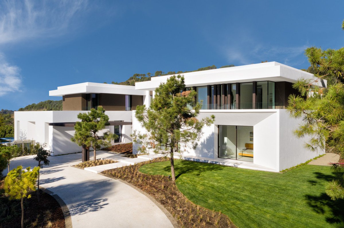 _UniqueLiving_'s tweet photo. This is the perfect #villa for those looking to purchase the most #magnificent #contemporary villa located within a #privileged #gated community.  #Benahavis #CostadelSol #Spain #uniqueliving (link: https://t.co/PgravCPVmN) https://t.co/GyOu9pD3P2 https://t.co/DiDIQO32zB